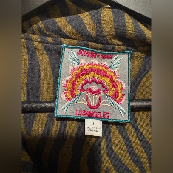 JOHNNY WAS ANIMAL PRINT ZIP UP HOODIE - Picture 2 of 8